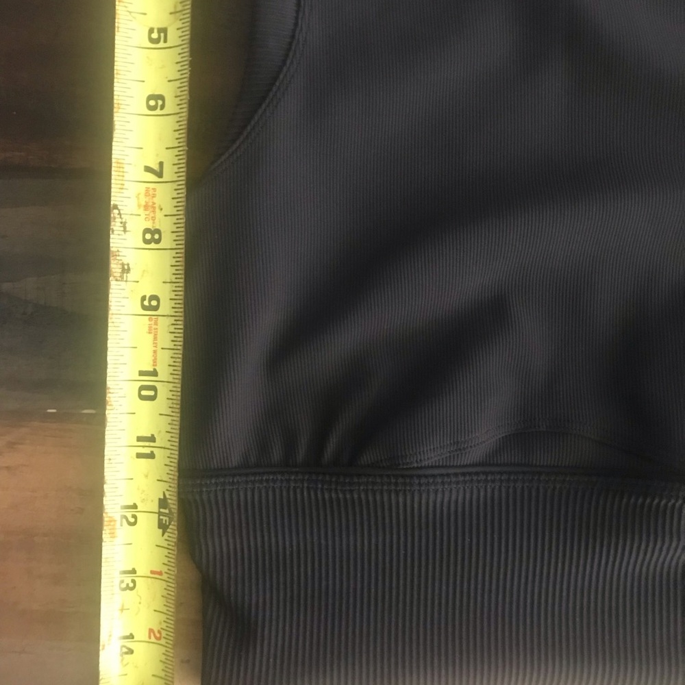 NWOT Lululemon Crop Top - Picture 7 of 10